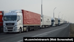 Колони вантажних автомобілів в окупованому Криму, ілюстраційне фото