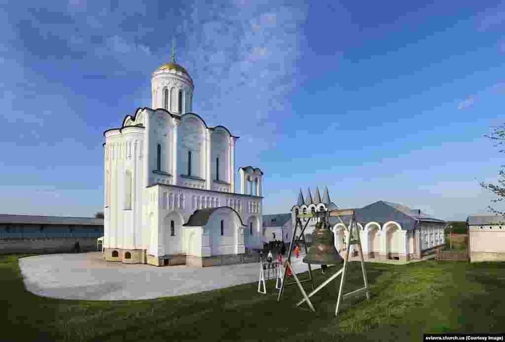 O fotografie a mănăstirii din mai 2018. Situl a fost ferit multă vreme de luptele care au devastat Ucraina din februarie 2022. 