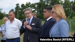 Nicolai Dudoglo (stânga), Pirkka Tapiola (centru) și Irina Vlah