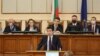 Kiril Petkov a szófiai parlament ülésén 2021. december 13-án