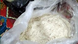 Diňle: Paýtagtlylar unuň ýanyndan ýaramlylyk möhleti geçen önümi satyn almaga mejbur edilýär