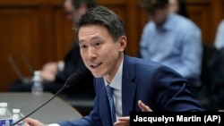 Președintele TikTok, Zi Chew, audiat în legătură cu practicile platformei privind confidențialitatea consumatorilor și securitatea datelor și impactul asupra copiilor