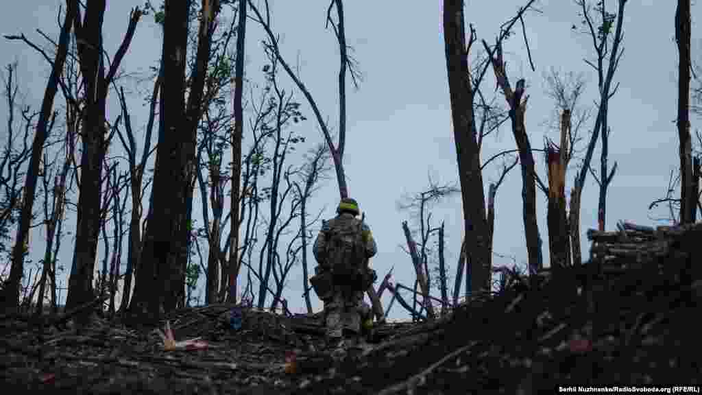 Armata ucraineană a anunțat săptămâna trecută că a început să respingă forțele rusești din Bahmut și din jurul acestuia, după luni de lupte grele, iar Moscova a recunoscut că forțele sale s-au retras la nord de oraș.