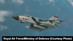 Një avion luftarak i Forcave Ajrore të Britanisë së Madhe i mbushur me raketa lundruese, Storm Shadow. (Fotografi nga arkivi)