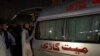 د اګست پر ۳۱مه هغه امبولانس ته خلک ورټول شوي چې د نعمت الله مړی پکې دی
