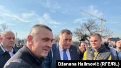 Милорад Додик (во средината) доаѓа на рочиштето пред Судот на Босна и Херцеговина, Сараево, 5 февруари 2024 година.