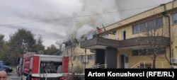 Tymi nga zyrat në katin e dytë të Institutit të Mjekësisë Ligjore të Kosovës në Prishtinë më 21 nëntor 2023.