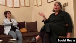 پرستو فروهر و نسرین ستوده در خانه فروهرها؛ پنجشنبه، ۲۵ آبان، عکس: رضا خندان