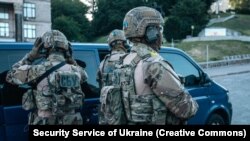 За даними слідства, російським агентом виявився 16-річний школяр із Житомирської області, якого російська спецслужба втягнула у злочинну діяльність в обмін на гроші.
