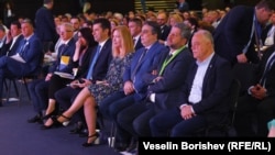 Лидерите на ПП и ДБ на партийния форум на ПП в Националния дворец на културата в София, 30 март 2024 г.