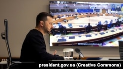 Президент України Володимир Зеленський під час виступу через відеозв’язок на засіданні Європейської ради. Київ, 21 березня 2024 року 