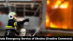 На місці падіння уламків сталося загорання складського приміщення. Пожежа локалізована.