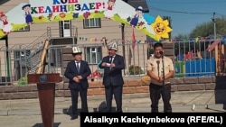 Министрлер кабинетинин төрагасы Акылбек Жапаров бала бакчанын ачылышында.