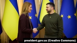 Եվրախորհրդարանի նախագահ Ռոբերտա Մեցոլան և Ուկրաինայի նախագահ Վլադիմիր Զելենսկին, Լվով, 4 մարտի, 2023թ.