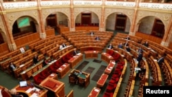 Mađarski parlament pred početak rasprave o ratifikaciji kandidature Finske i Švedske za NATO 1. marta 2023. 