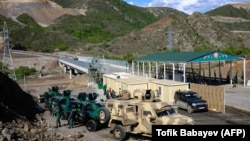 Punct de control din Azerbaidjan la intrarea în coridorul Lacin 