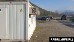 Qendër e improvizuar e votimit në Jarinjë - pjesa veriore e Kosovës.
