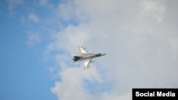 F-16