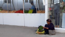 Diňle: Türkmenistanda emeli ‘azyk bolçulygy we arzançylygy’ uzaga çekmedi, ýag, et we ýumurtga gymmatlady