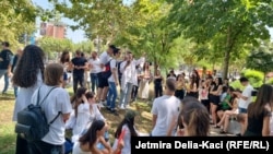 Protesta e studentëve të mjekësisë para ndërtesës së Kuvendit, Tiranë, 20 korrik 2023.