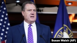 США працюють над планом відповіді на «загрозу нацбезпеці» через розробку Росією зброї проти супутників, повідомив голова комітету Палати представників США з розвідки Майк Тернер