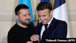 Wladimir Zelenski we Emmanuel Makron, arhiw suraty.