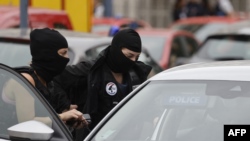 Француз полициясы. Иллюстрациялык сүрөт