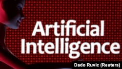 Një robot pranë fjalëve: Inteligjencë Artificiale. (Fotografi ilustruese nga arkivi)