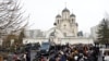Cortegiul funerar, după slujba de rămas bun de la Biserica Icoanei Maicii Domnului „Alină-mi durerile” din Moscova, 1 martie 2024. 