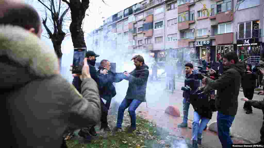 "Sa herë që kemi qenë më afër Serbisë dhe marrëveshjeve të këqija me Serbinë, ka pasur përndjekje të UÇK-së", tha ndër tjerash Molliqaj.