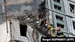 Uman, sudul Kievului, Ucraina, 28 aprilie 2023. 24 de oameni, inclusiv patru copii, au murit aici în urma atacului rusesc de joi spre vineri noaptea.
