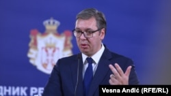"Mi to (dijalog sa Kosovom) želimo i hoćemo i sporazum o nestalima da postignemo, ali je Priština ta koja to ne želi. Ne želi uopšte ni da razgovara sa nama", rekao je predsednik Srbije Aleksandar Vučić 7. decembra. 