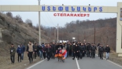 ՀՀ-ից քաղաքացիներ ավտոերթով շարժվել են Արցախ. արցախցիներն էլ վաղն են պատրաստվում գնալ Ստեփանակերտի օդանավակայան 
