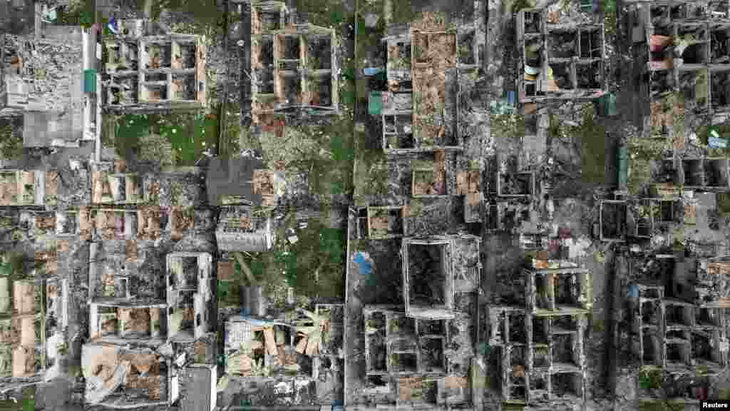 O imagine aeriană a orașului Irpin realizată pe 29 aprilie arată distrugerile provocate în zonele civile de trupele rusești.