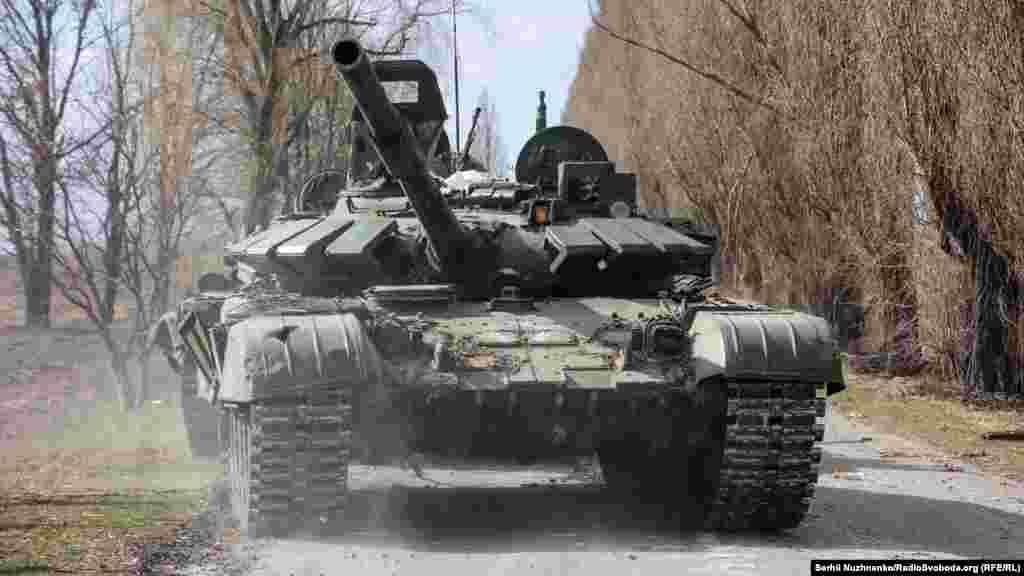 Захоплений російський танк Т-72 