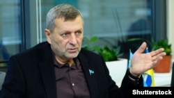 У 2016 році суддя, керуючись російським законодавством, ухвалила рішення про продовження терміну тримання під вартою заступнику голови Меджлісу кримськотатарського народу Ахтему Чийгозу