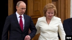Путин с женой, май 2012 года