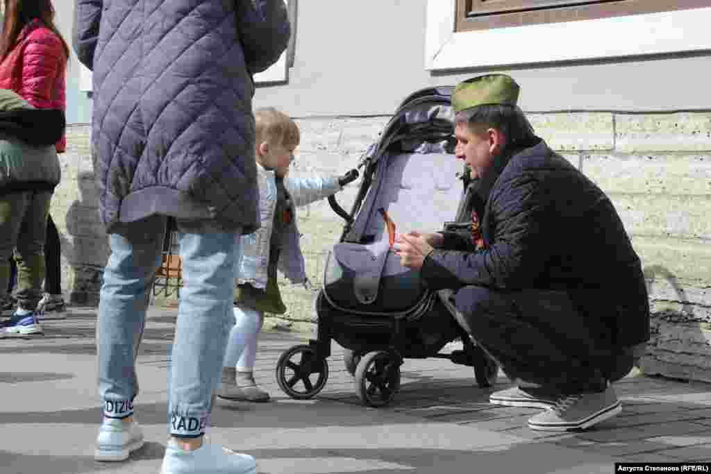 Участники Бессмертного полка в Петербурге 