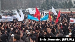 Первый сигнал от оппозиции был в Оше, 4 марта 2012. 