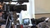 Parlamentul „deconspiră” patronii de media