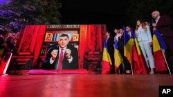 Corce Simion mayın 4-də səsvermə məntəqələri bağlandıqdan sonra videobağlantı vasitəsilə tərəfdarlarına müraciət edir