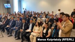 "Нағыз Атажұрт" ұйымдастырған баспасөз жиынына келгендер. Алматы, 12 мамыр 2022 жыл.