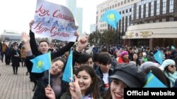 Астана әкімдігі алдында өткен концерттен көрініс. 25 наурыз, 2019.