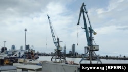 Портальні крани Батумського морського порту