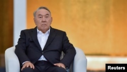 Бывший президент Казахстана Нурсултан Назарбаев на открытии мечети в столице, 12 августа 2022 года