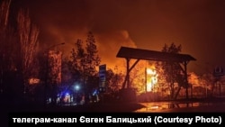 Mai multe explozii au lovit un complex de hoteluri și restaurante cunoscut sub numele de „Popasul vânătorului” de la periferia estică a orașului, 11 decembrie.