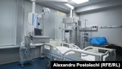 La apariția primelor simptome specifice infecțiilor respiratorii - febră, tuse, strănut, dureri de cap, stare de slăbiciune, adresați-vă medicului de familie. 