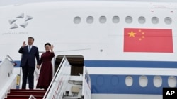Presa scrie că unul din obiectivele Chinei în Europa ar fi șubrezirea legăturilor europenilor cu SUA - acolo unde se poate. 