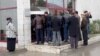 Aşgabat: Bankomatlarda pul ýok, aýlyklary nagtlaşdyryp bolmaýar