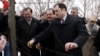 Pe 10 februarie 2010 a început demontarea sârmei ghimpate de la Prut. Premierul moldovean Vlad Filat şi ministrul român de Interne Vasile Blaga au tăiat o bucază de sârmă pe 16 februarie, la Lipcani